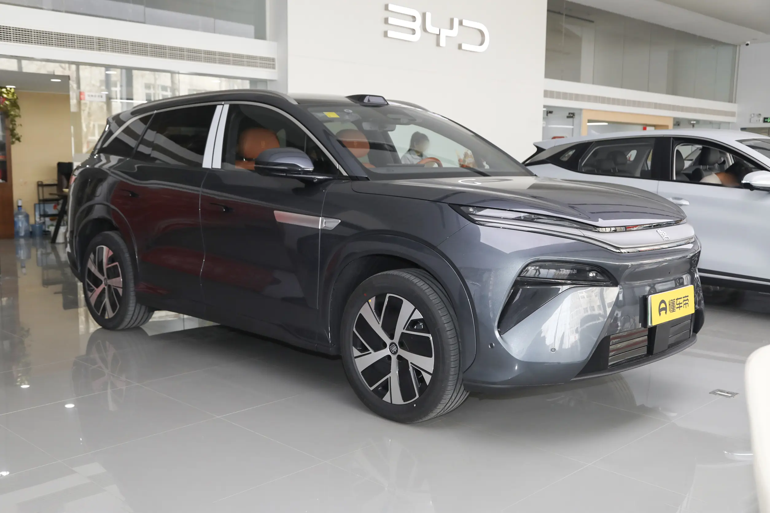 
2025 BYD Tang L EV 670KM RWD LiDAR Flagship Edition full									