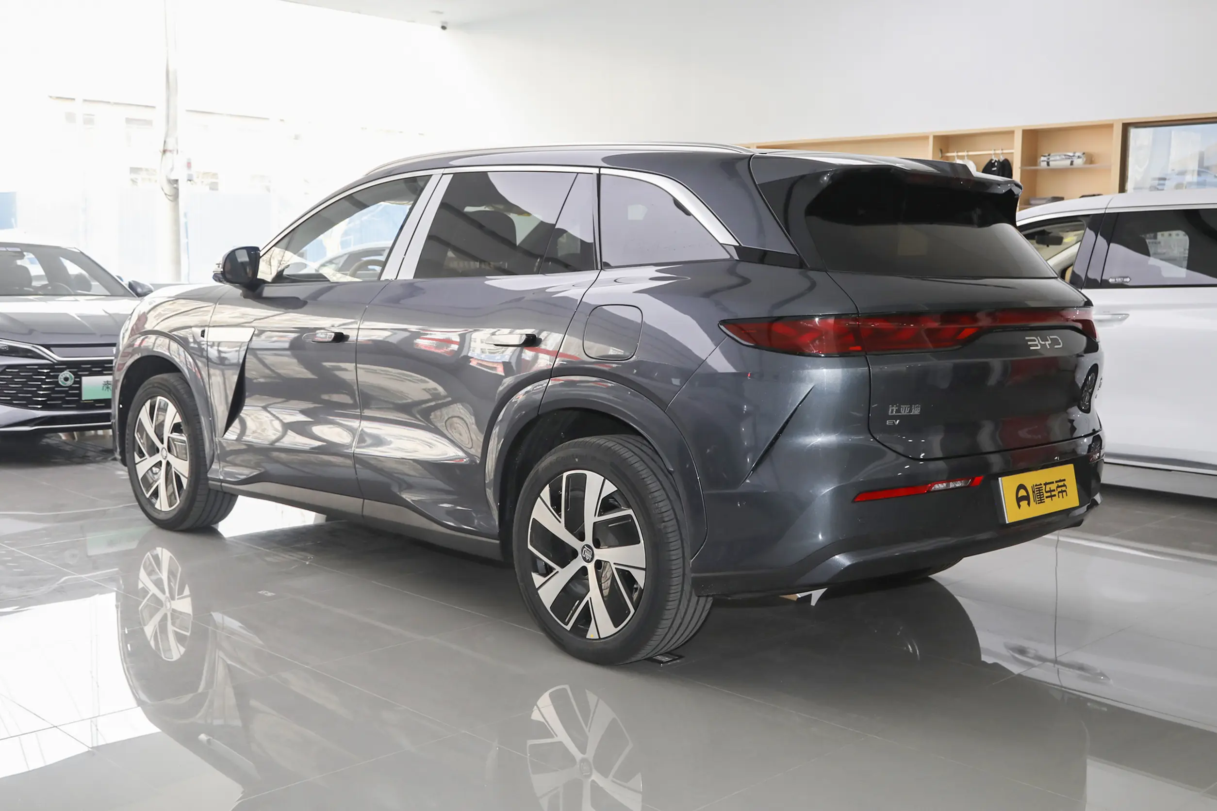 
2025 BYD Tang L EV 670KM RWD LiDAR Flagship Edition full									