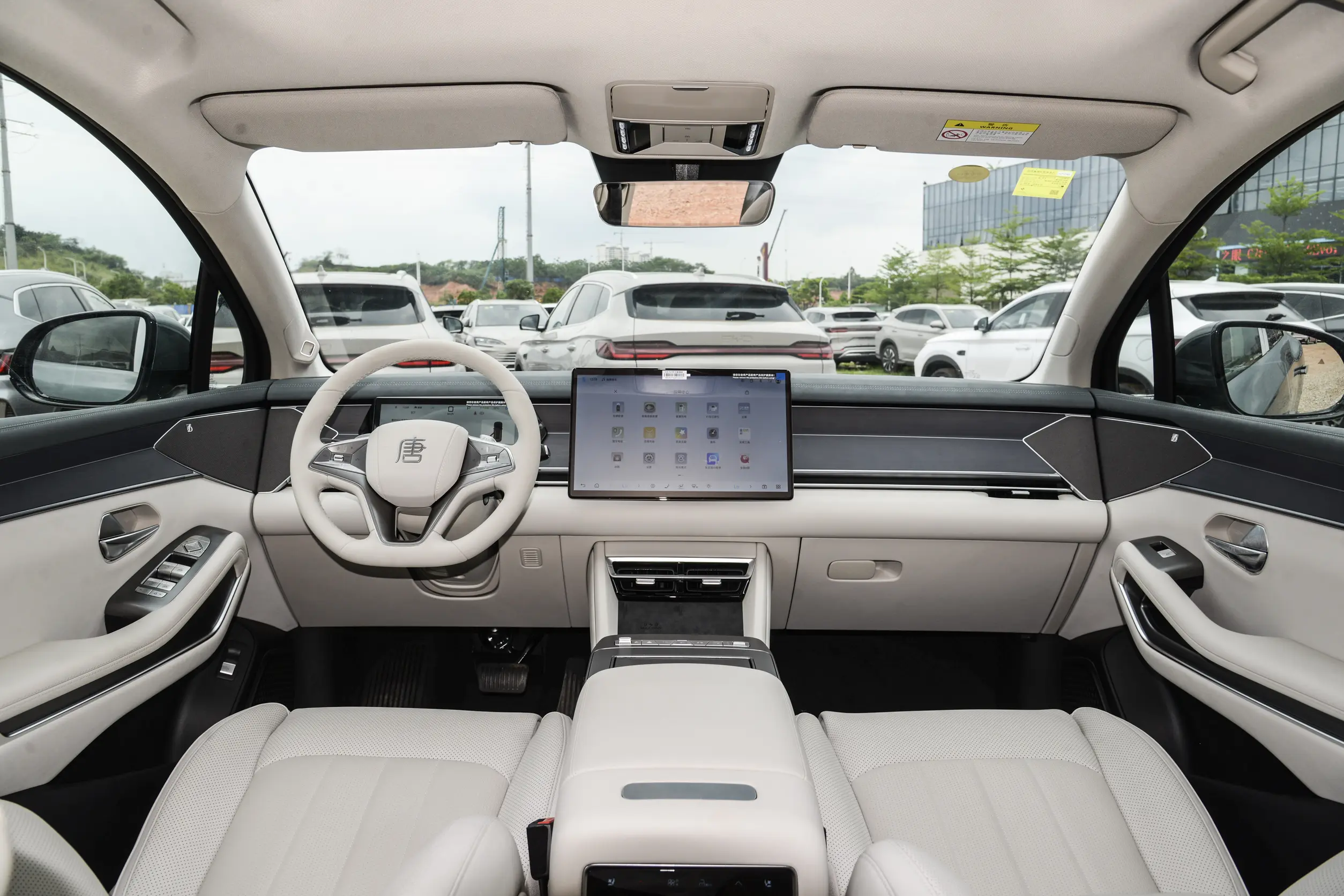 
2025 BYD Tang L EV 670KM RWD LiDAR Flagship Edition full									