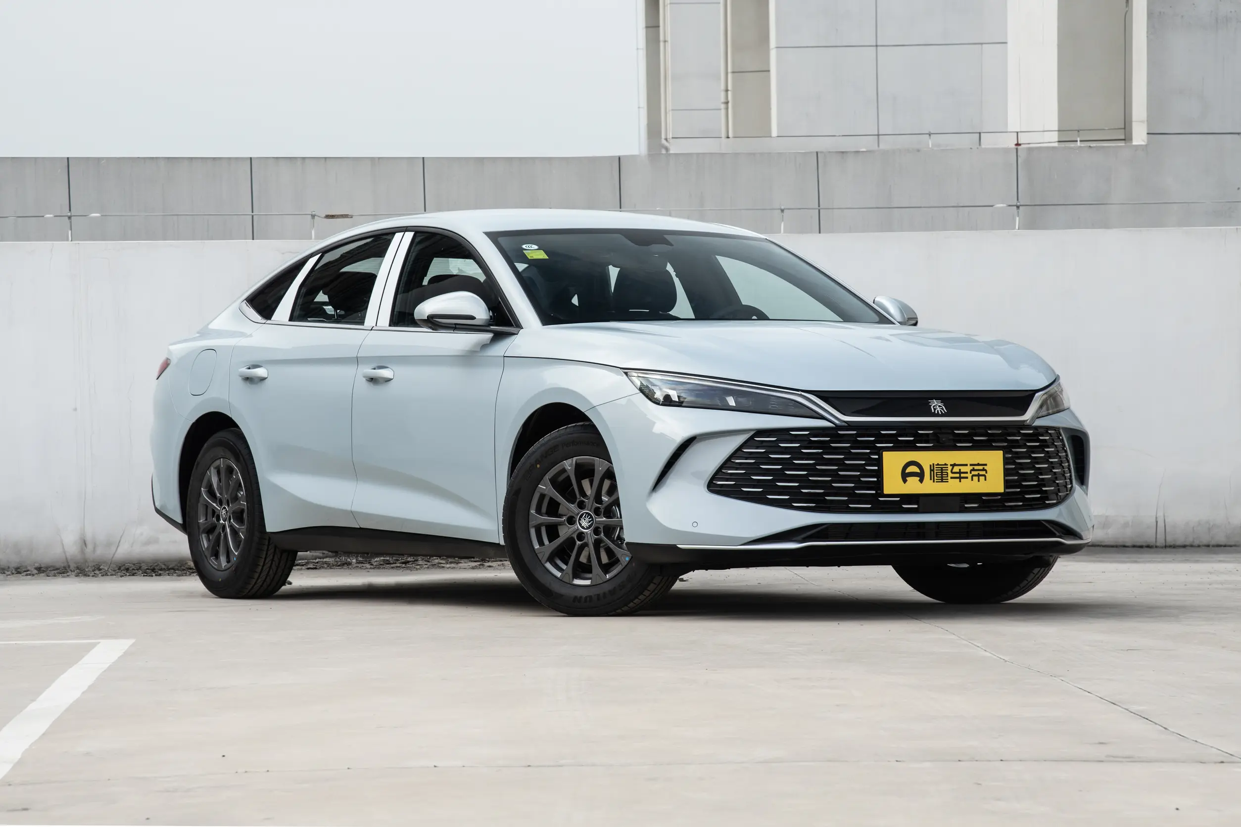 
2026 BYD Qin L DM-i 128km Leading Edition full									