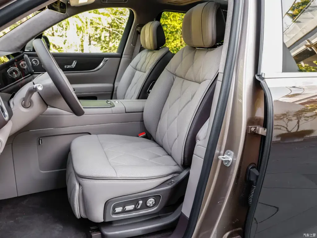 AITO M9 Ultimate Extended Edition Cockpit