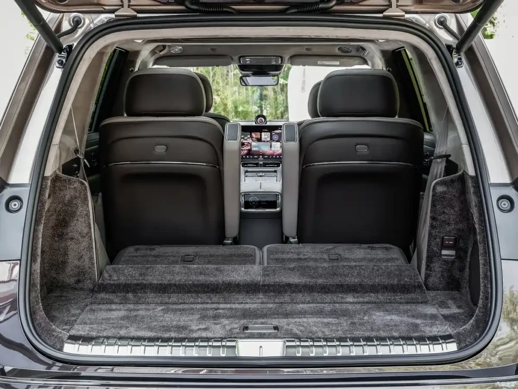 AITO M9 Ultimate Extended Edition Trunk