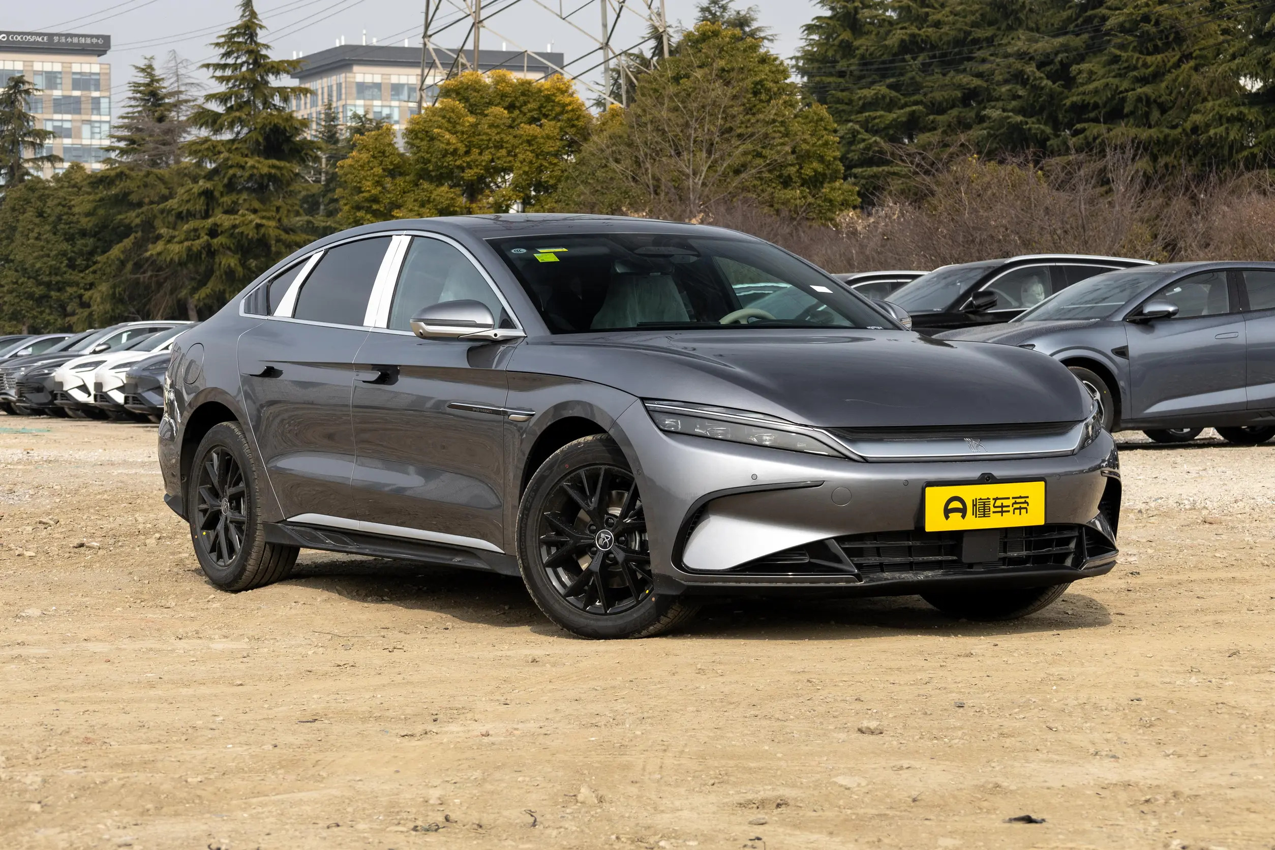 
BYD Han DM-i 2025 Smart Driving 125KM Elite Edition full									