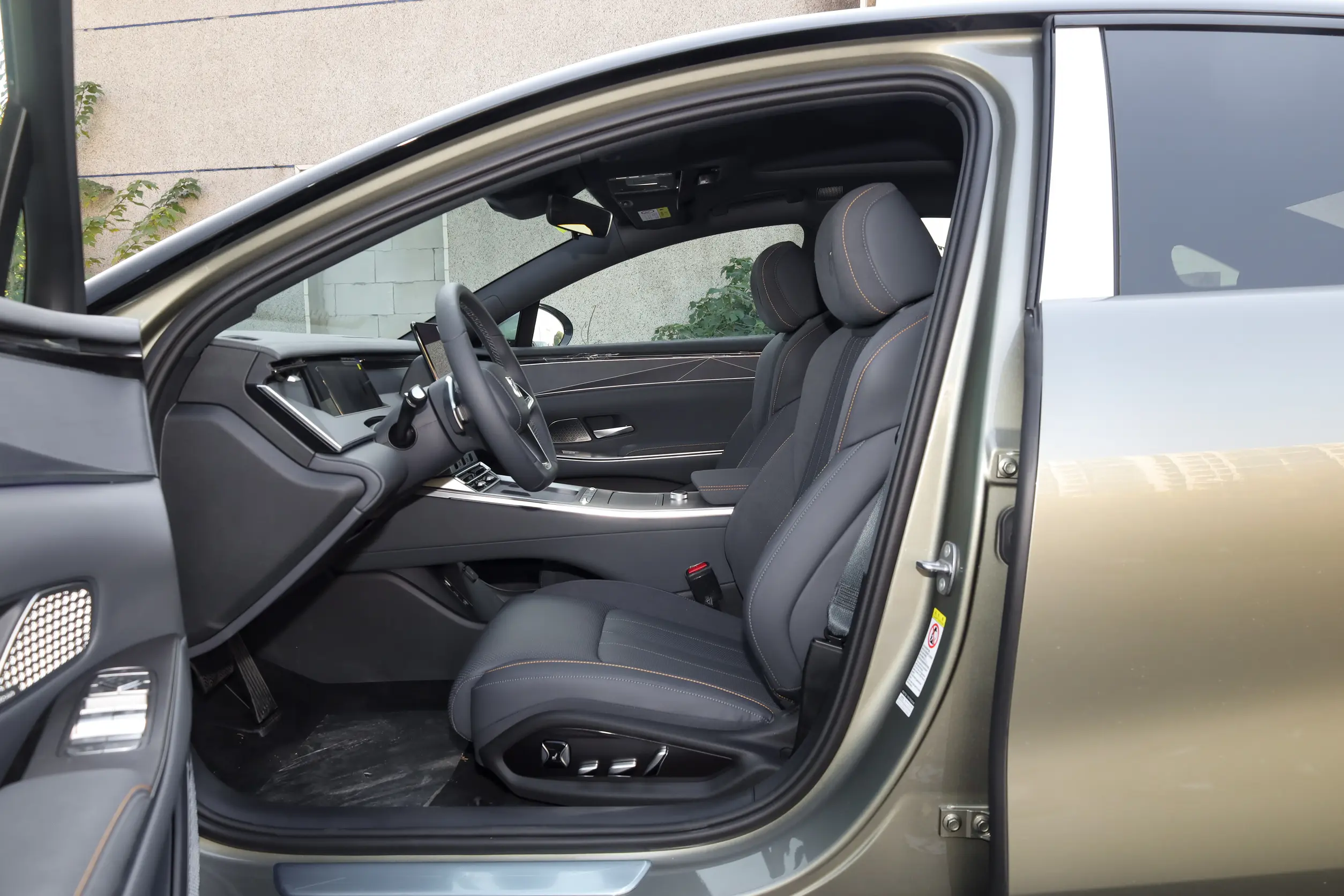
BYD Han L EV 2025 701KM RWD LiDAR Flagship Edition full									