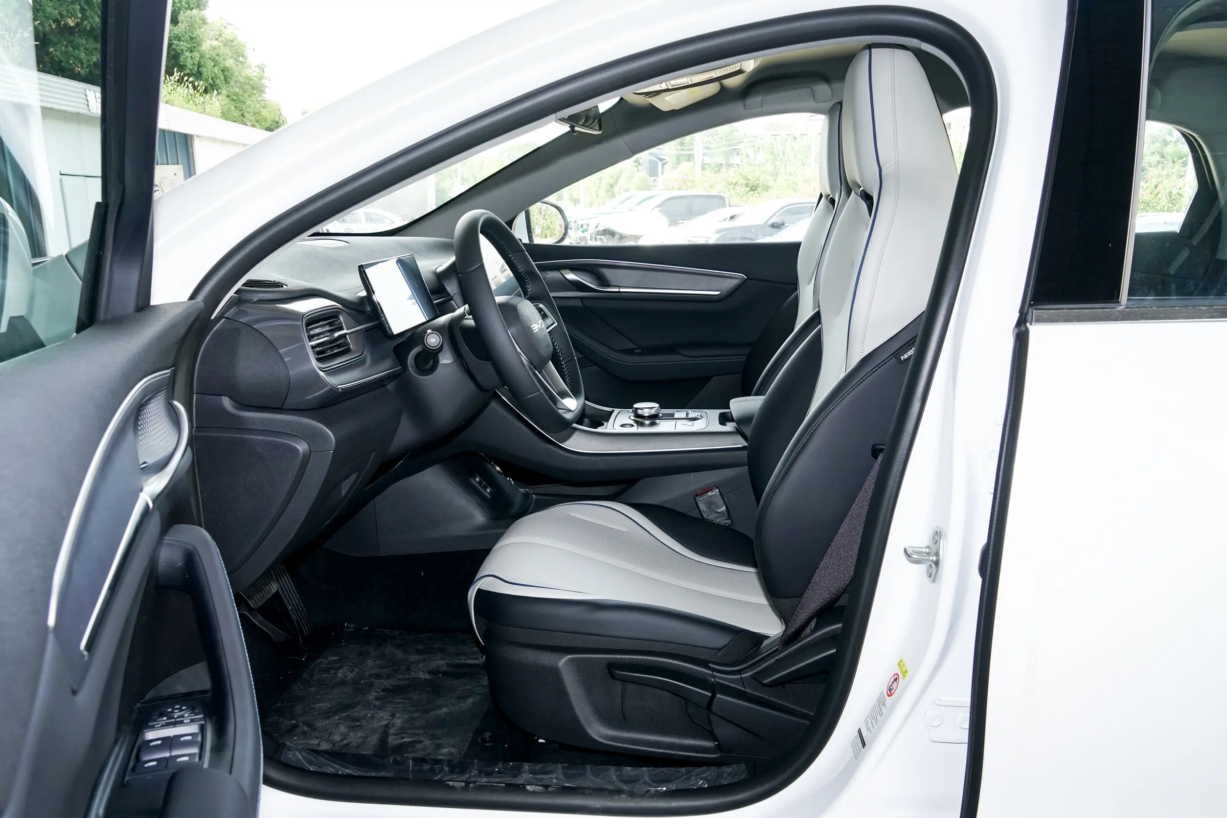 
BYD King 05 2025 DM-i 55KM Voyage Edition full									