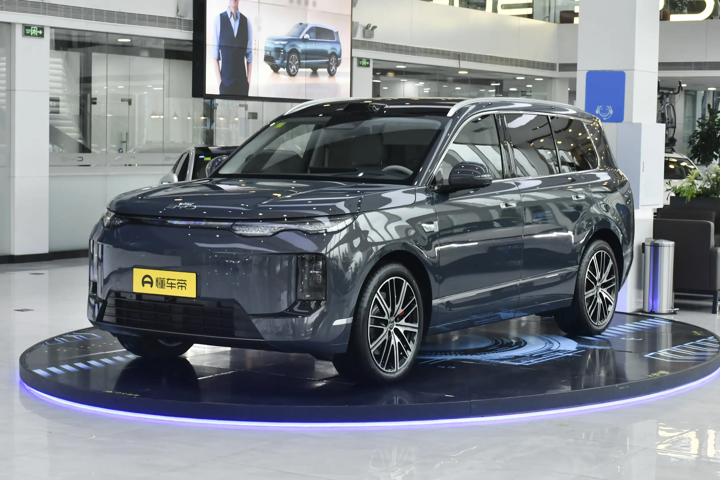 
BYD Sea Lion 08 EV 2026 800KM 6-Seater AWD Flagship full									