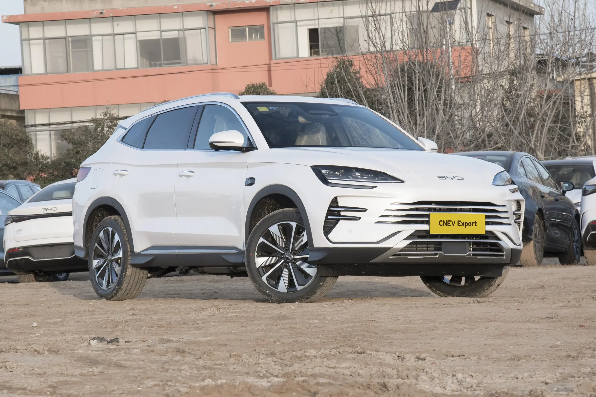 
BYD Song PLUS DM-i 2025 Smart Driving Edition 112KM Premier full									