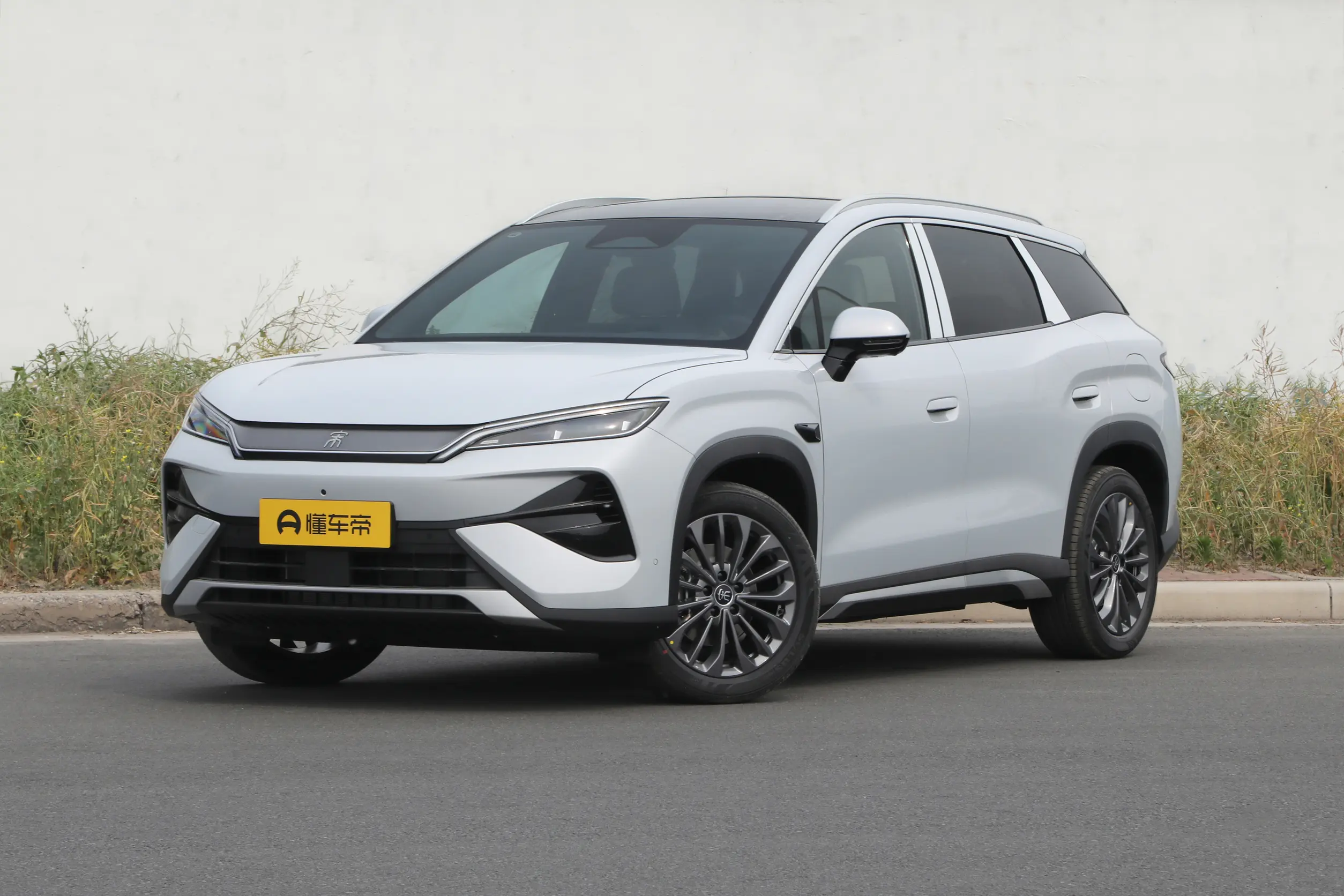 
BYD Song Ultra DM-i 205KM Superior Edition full									