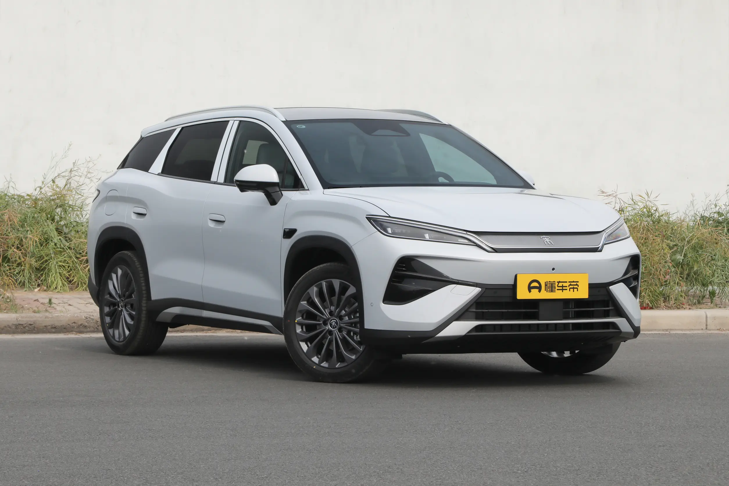 
BYD Song Ultra DM-i 205KM Superior Edition full									