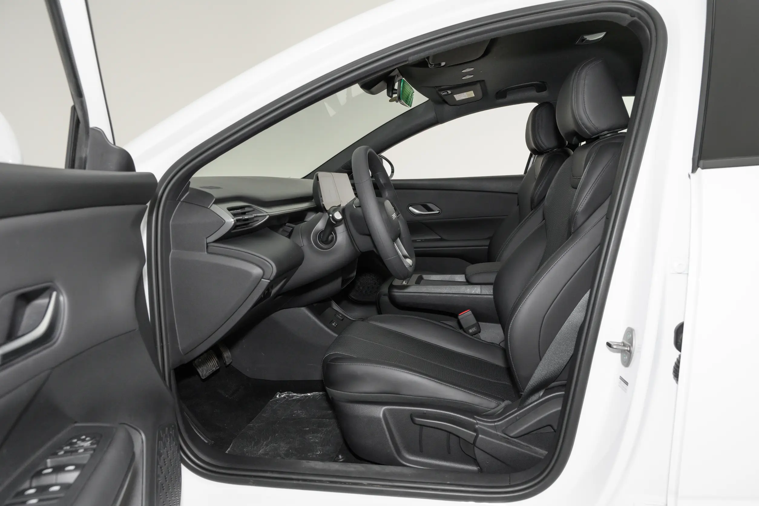 
BYD e7 2025 520km Smart Edition full									