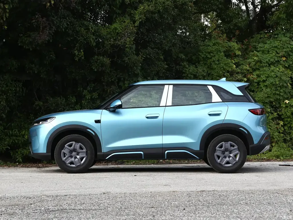 the blue car named 2027 BYD Yuan UP