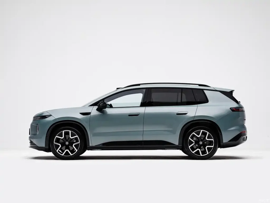 the blue car named ID.AURA T6
