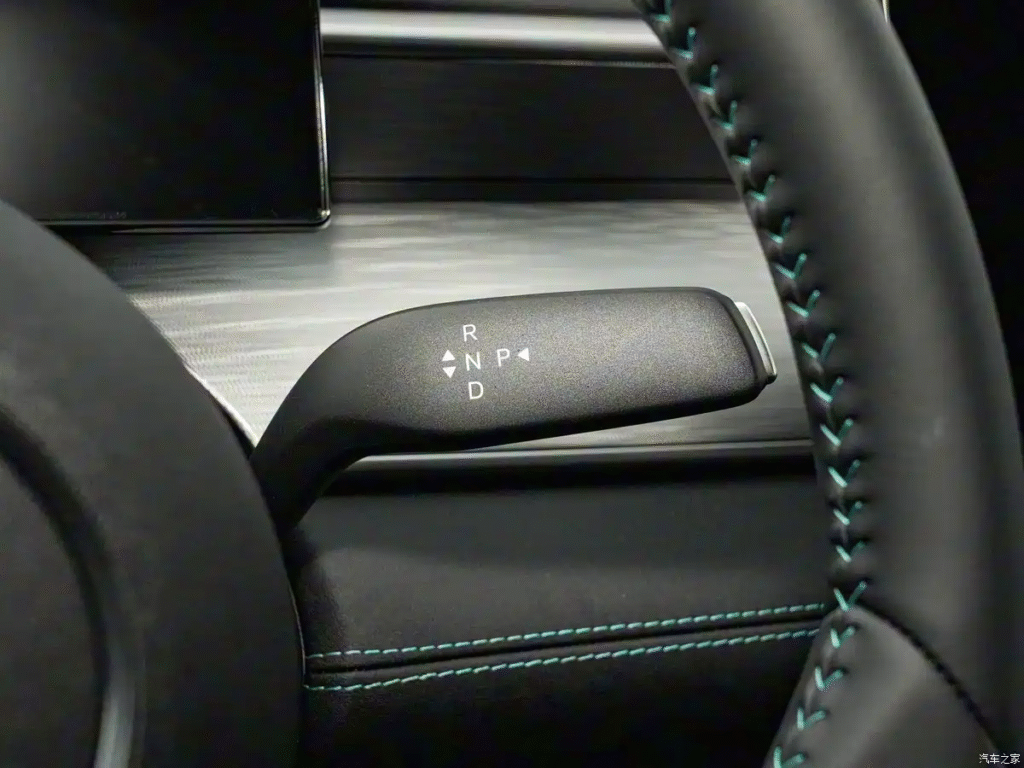 the car interior of the 2026 BYD Seal 05 DM-i 2